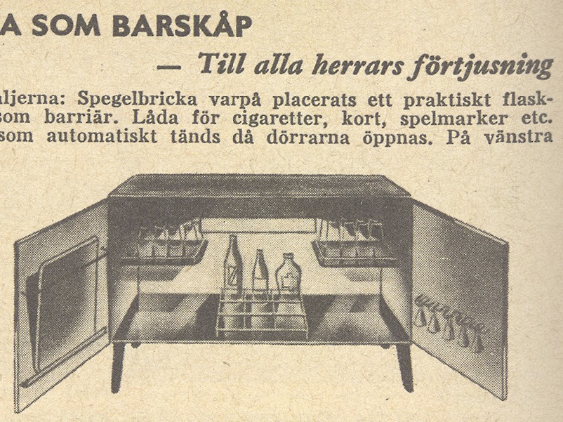 Tecknad bild ur IKEA katalogen 1960 på barskåpsinredning med belysning och plats för glas, flaskor, cigaretter m.m.